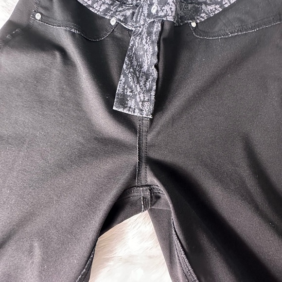 Black & Gray Patterned  Pants - Picture 8 of 12